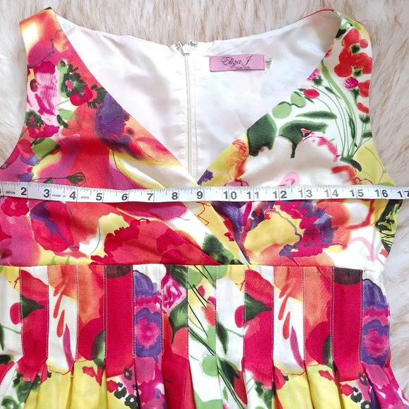 Eliza J Floral Print Fit & Flare Dress, Size 6 Zip up Multi Colored - Picture 9 of 9